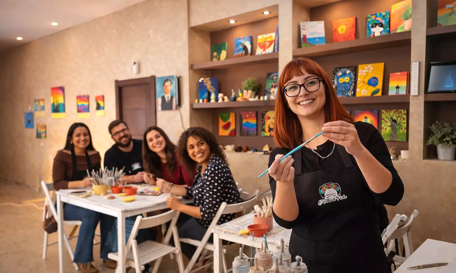 Sesión de 2,5 h de cerámica creativa con vino ilimitado para 1 persona