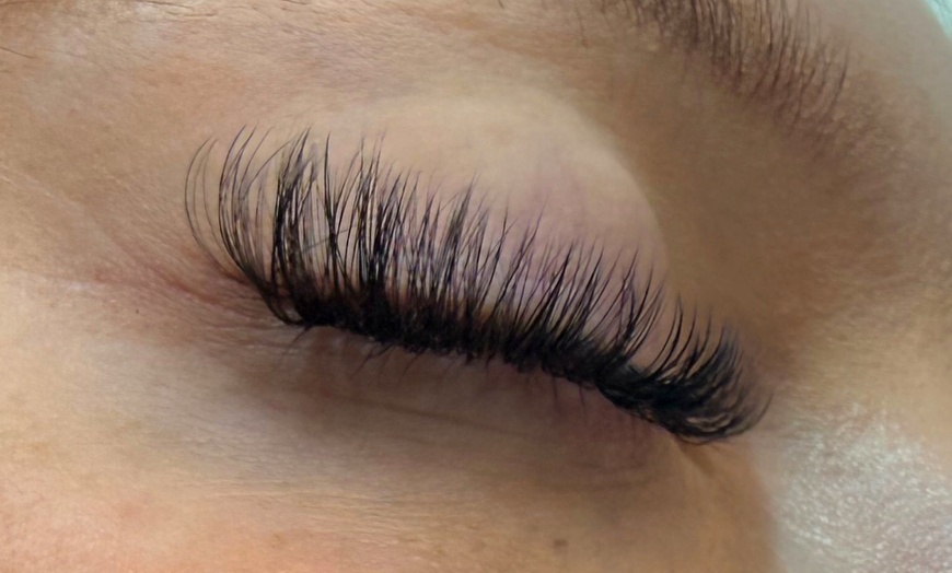 Image 4: Get a Full set of Classic, Light/Medium/Full Volume Lash Extensions