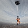 Image 2: Salto tándem en paracaídas a 4500 m sobre el nivel del mar para 1 o 2 