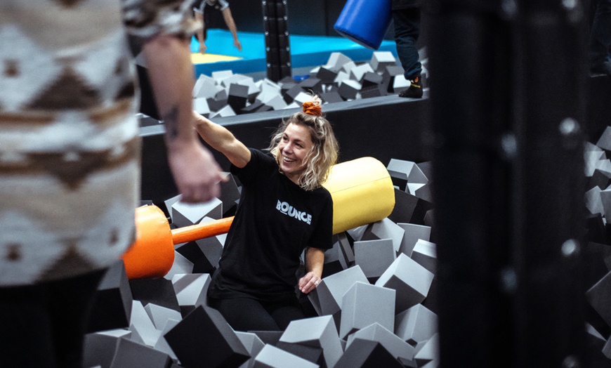Image 2: 180 Min. Sprungzeit - Erlebe Action pur im BOUNCE Trampolin & Funpark 