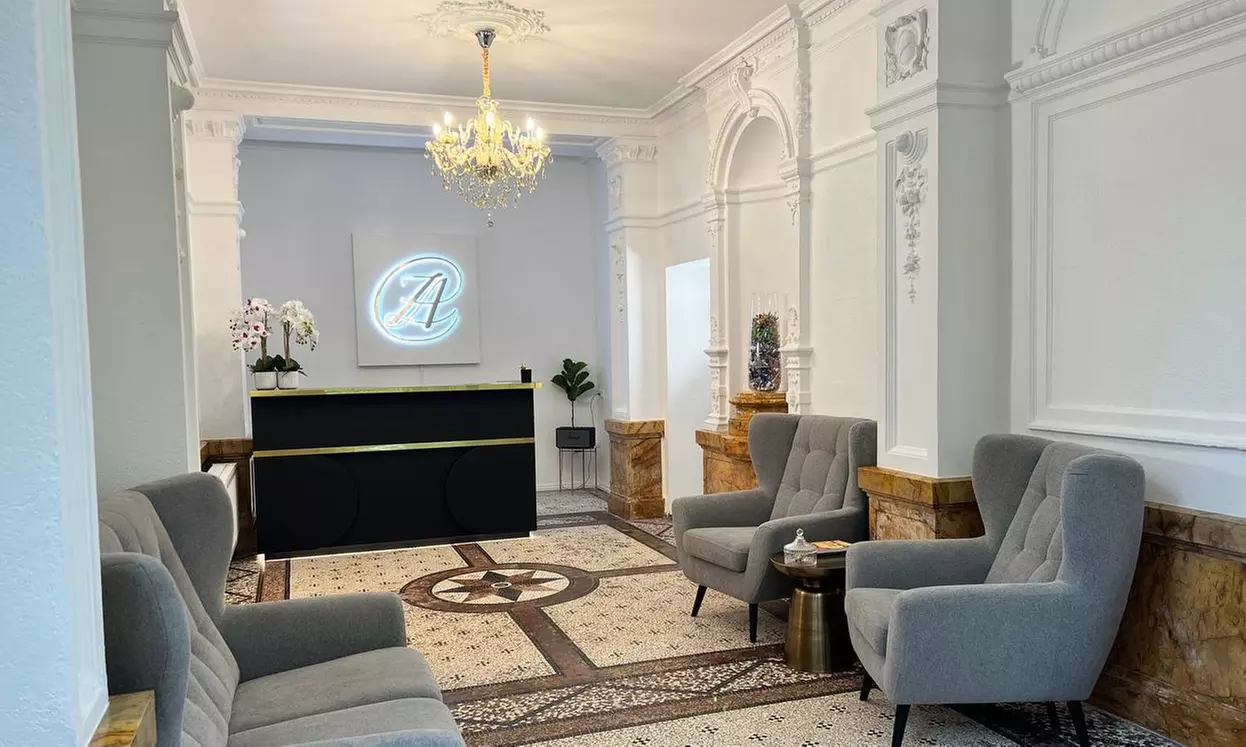 Russische Maniküre optional mit Maske und Massage für 1 Person