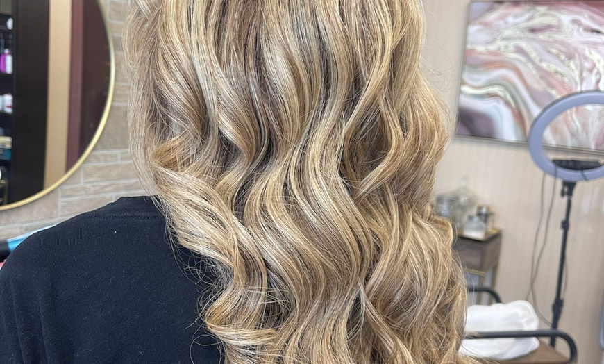 Image 4: Root Color, Partial Highlights or All Over Color @ Salon Style Brazil
