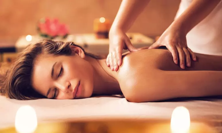 Massage bien-être : pierres chaudes, bambous ou californien