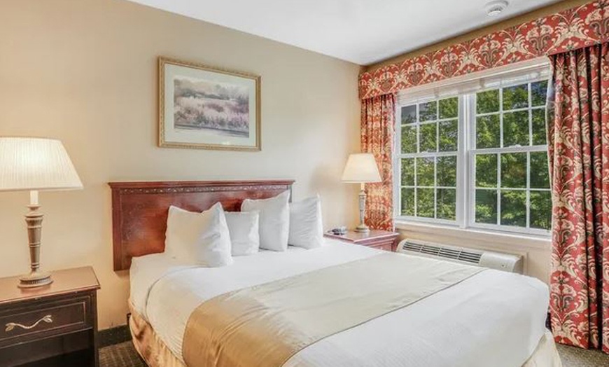 Image 15: Member-Only Deal: Winter Retreat with Indoor Pools & Nearby Snow Fun