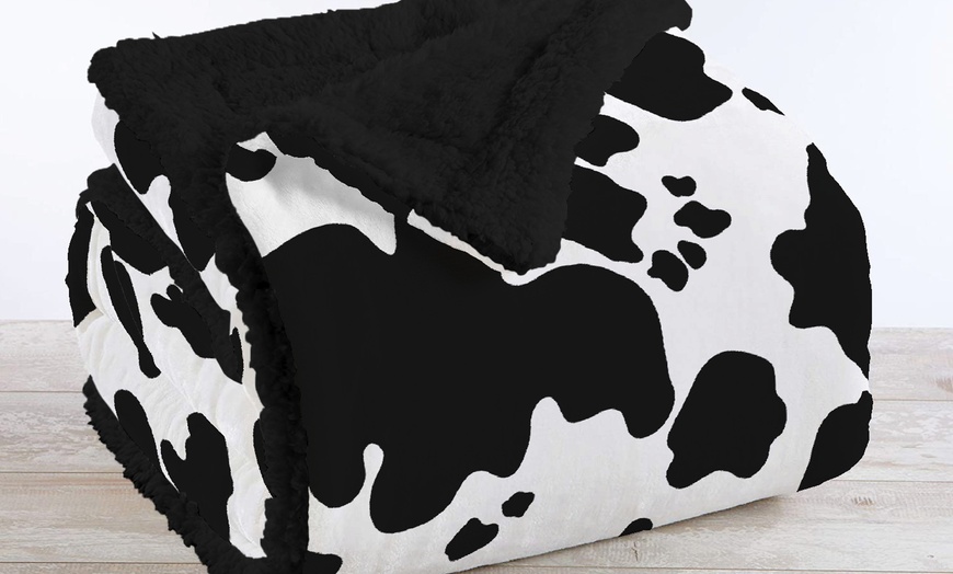 Image 4: Couverture Sherpa chaude avec imprimé vache