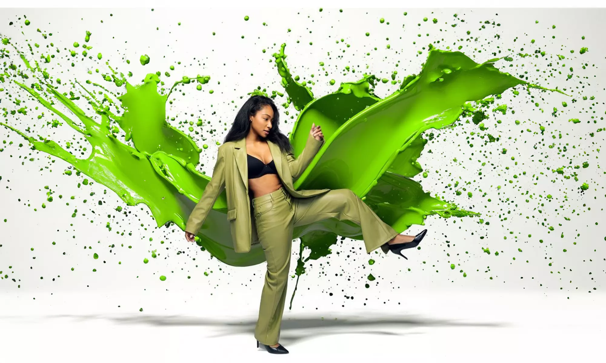 15-Min Paint Portrait Session with 1 Retouched High-Res Digital Image