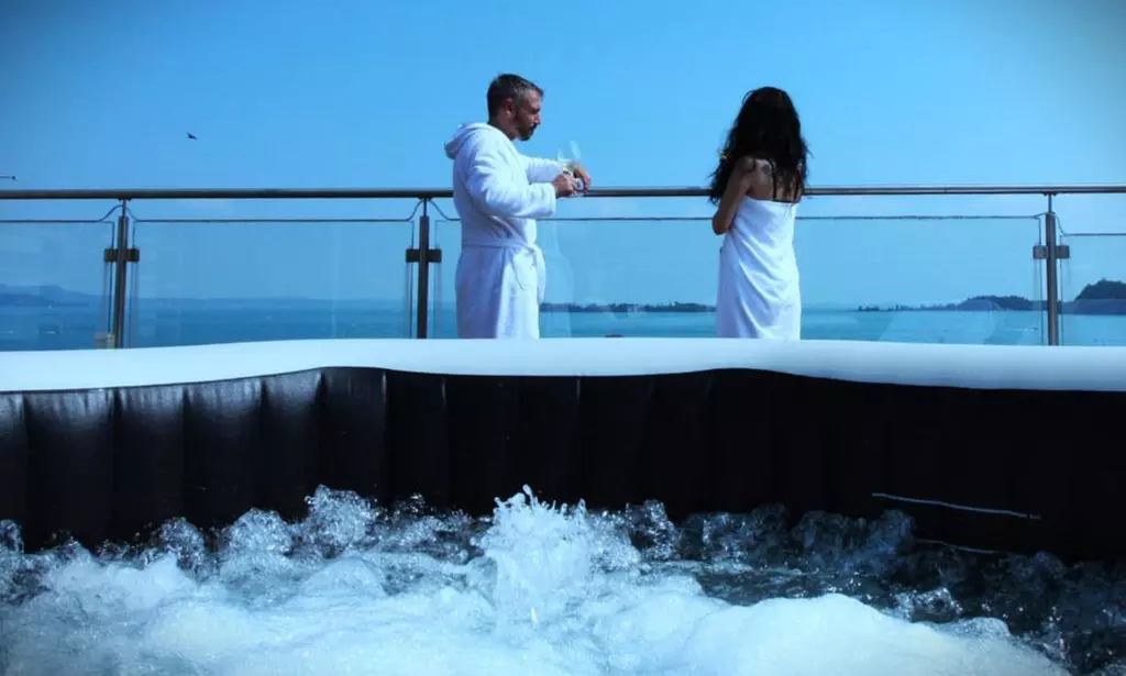 Gardone Riviera: camera Superior con colazione o mezza pensione e Spa