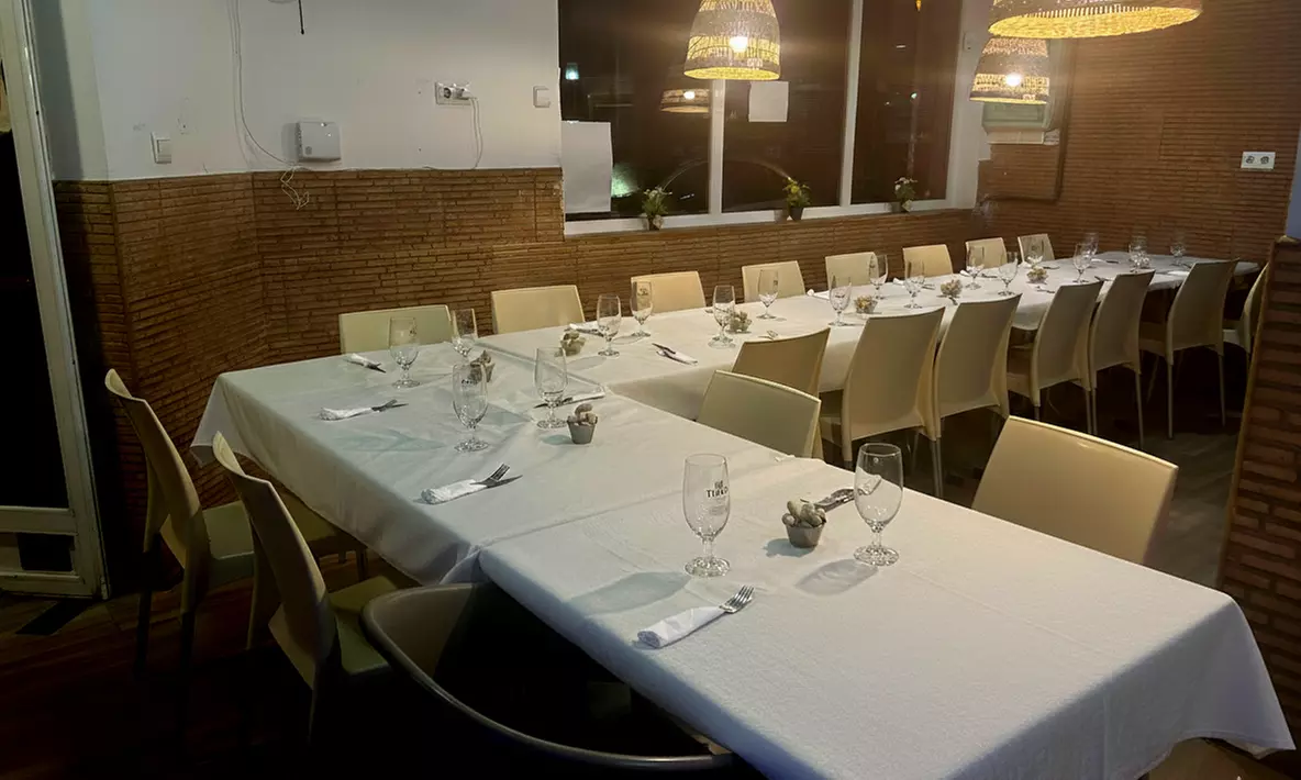 Menú Nova Utopia para 2 o 4 personas con bebida y postre