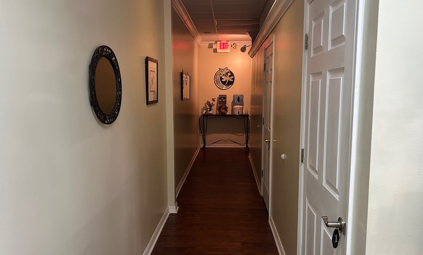 Image 2: 25,50, or 80-Minute Clinical, Relaxation Massage, Reiki, & More 