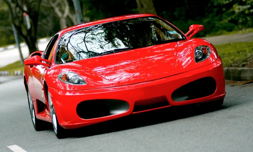 Image 7: Conducción de Ferrari o Lamborghini en ruta de 7 u 11 km por carretera