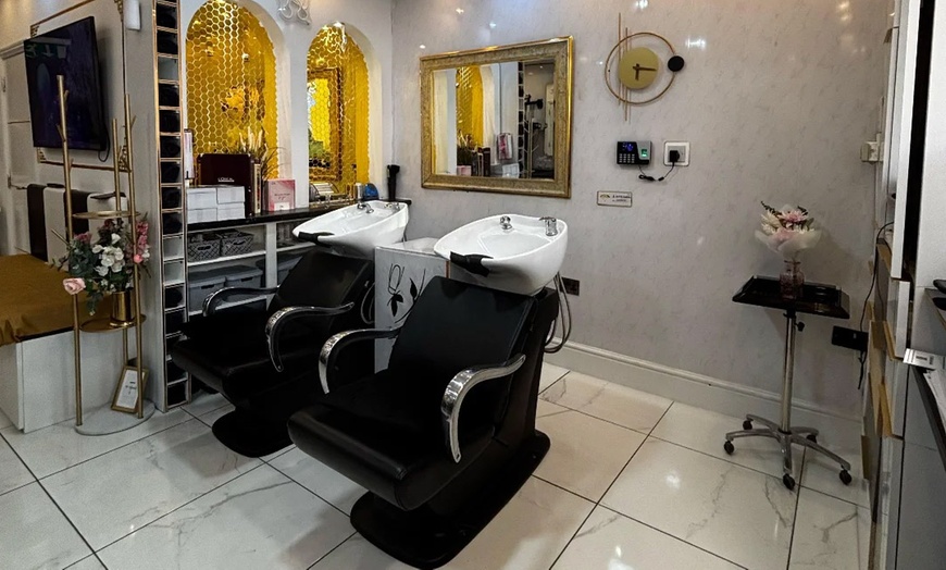 Image 3: Olaplex with Steam Or Olaplex Treatment with Wash, Cut & Blow Dry