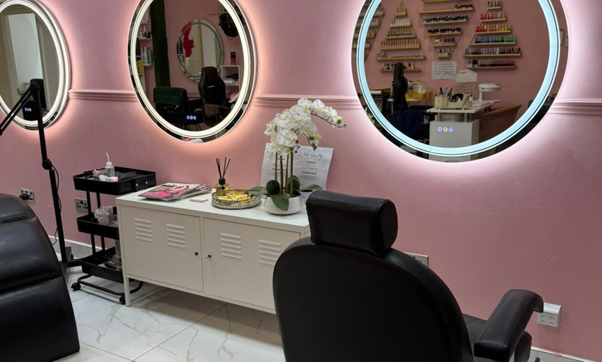 Image 6: Get a Stunning Look with Classic Semi-Permanent, Hybrid, Russian, or Mega Volume Lash Extensions (Up to 45% Off)