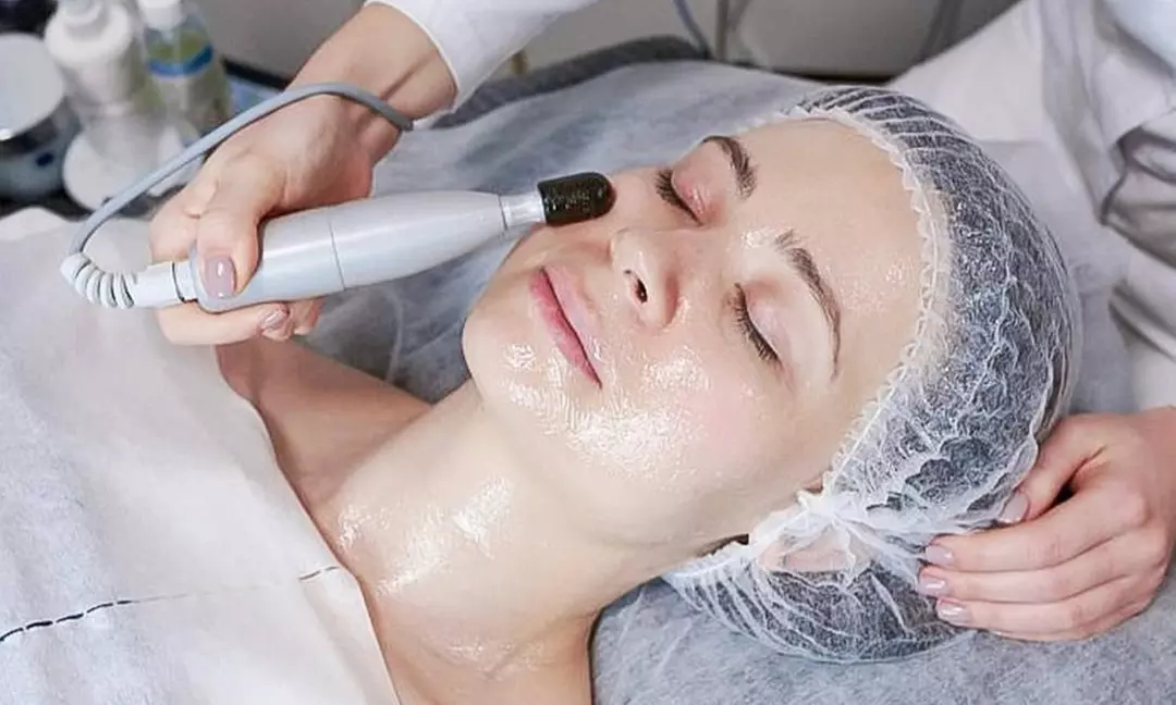 Odmładzający masaż twarzy Kobido urządzeniu BMS w Estetic World