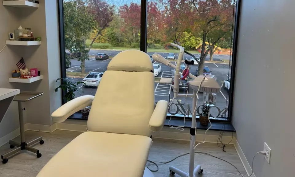 Experience Rejuvenating Facial Sessions of your Choice!