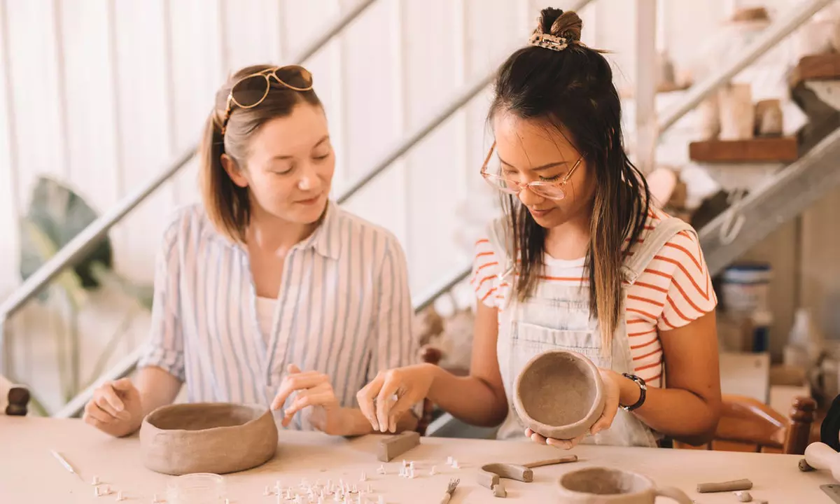 Taller de cerámica iniciación o con vino para 1, 2 o 4 personas