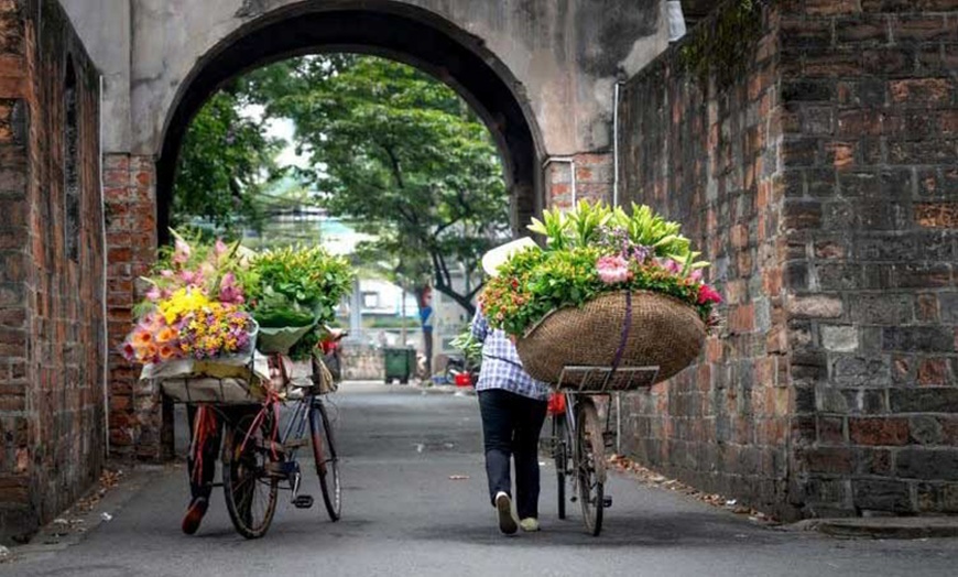 Image 10: 11-Day Vietnam Adventure: Stay, Cruise, Flights, Meals & Halong Tours!