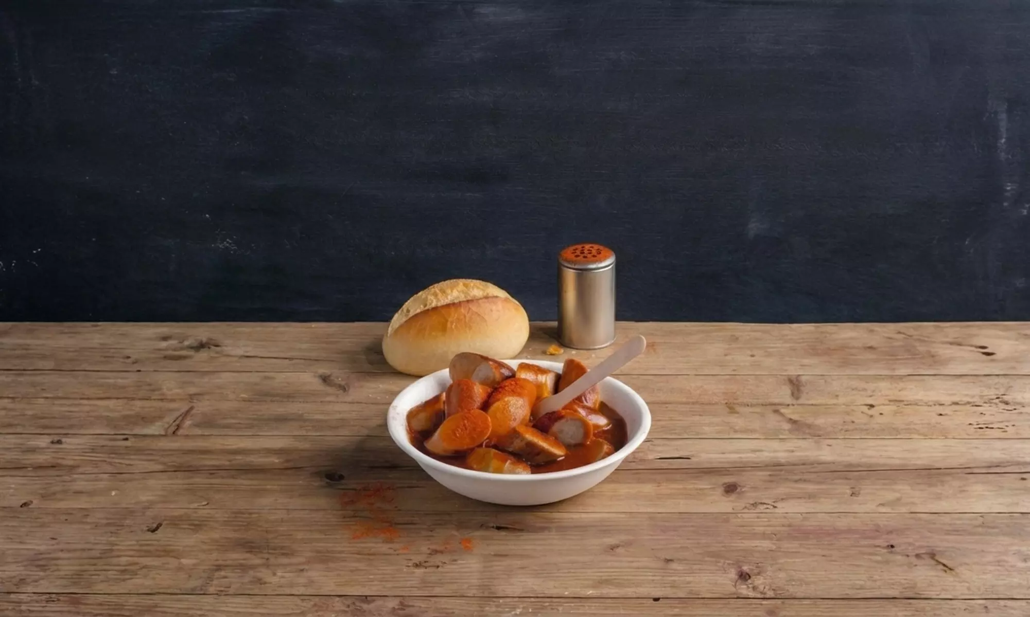 Curry Wurst, Curry-Wurst-Menü / vegane Variante mit Pommes & Getränk