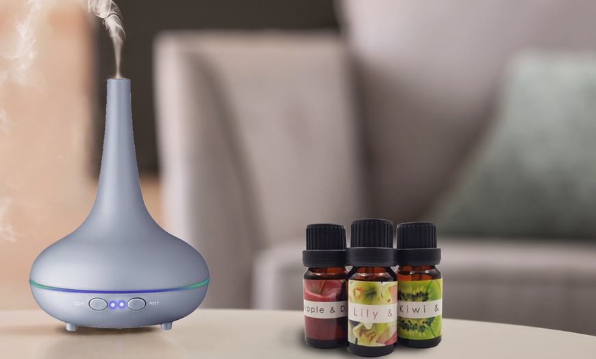 Image 7: Aroma Diffuser with Essential Oil