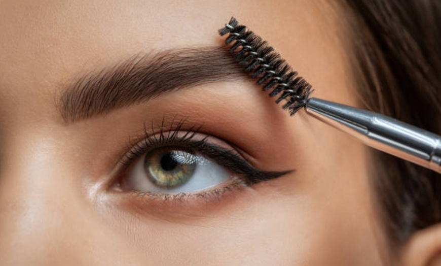 Image 15: Lifting y tinte de pestañas con opción a diseño de cejas y laminado