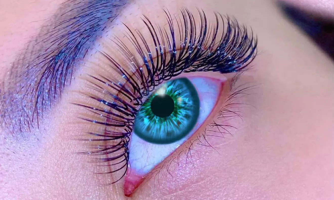 Experience Full Set of Classic, Hybrid, or Volume Eyelash Extensions