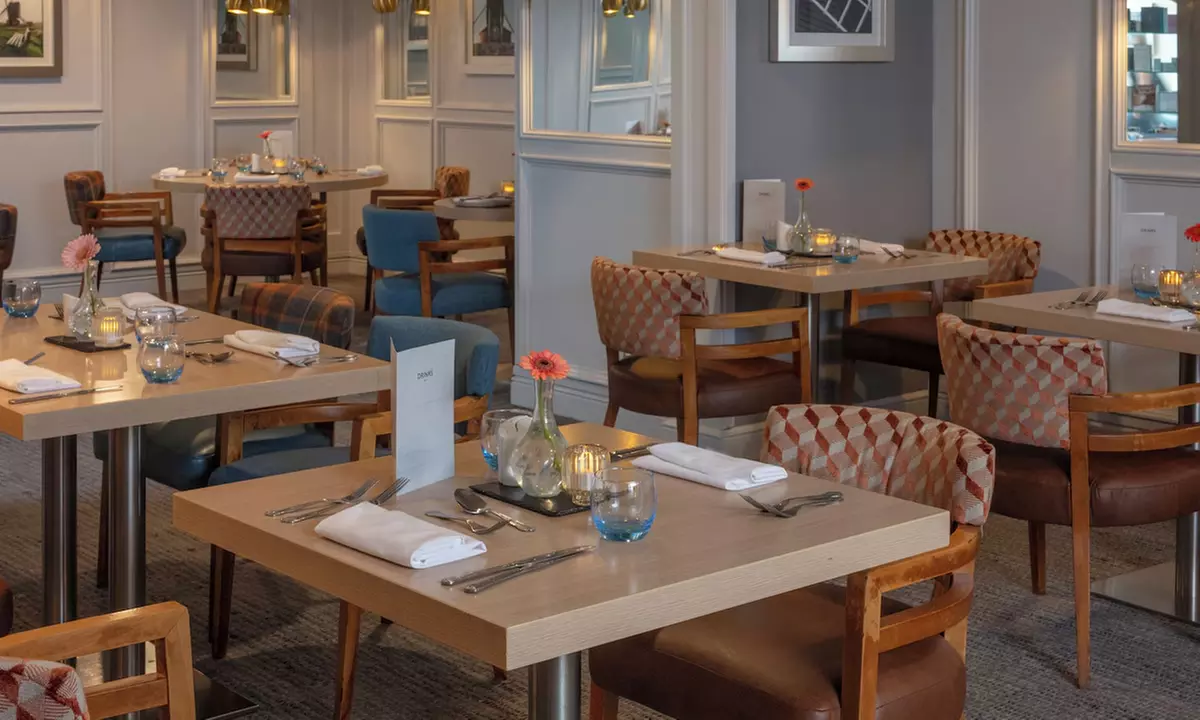 Oxfordshire: Spa Stay with Breakfast, Dining Credit and Late Check out