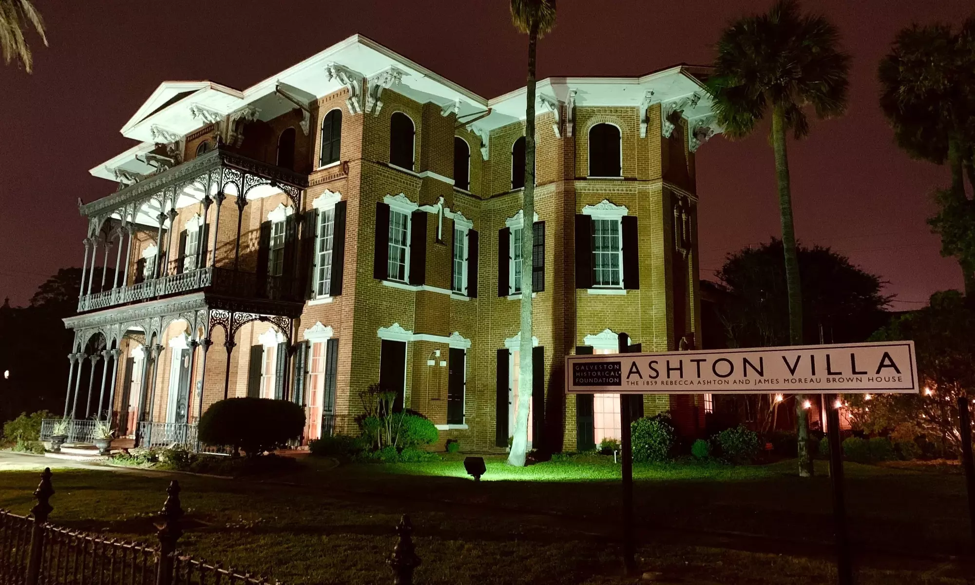 Join Thrilling Ghost Tours in Galveston For Up to Four