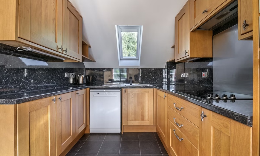 Image 16: Perthshire: Stay for Up to 6 in 2 Bedroom Cottage