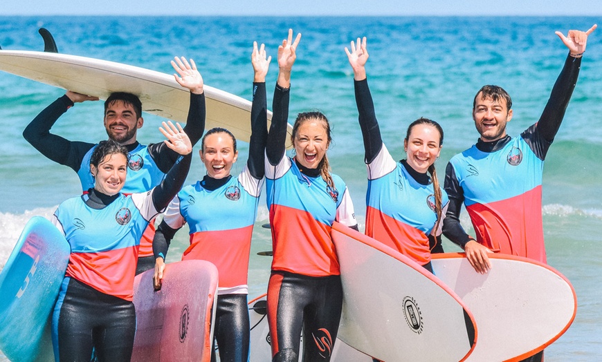 Image 12: Alquiler de neopreno y tabla de surf o clases de surf para hasta 4