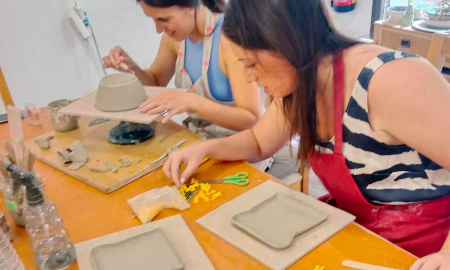 Taller de cerámica con bebida