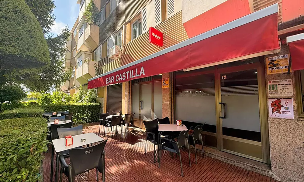 Comparte la felicidad de picotear con un menú de raciones con postre y bebida para 2 o 4 personas al 51% - Primary Image