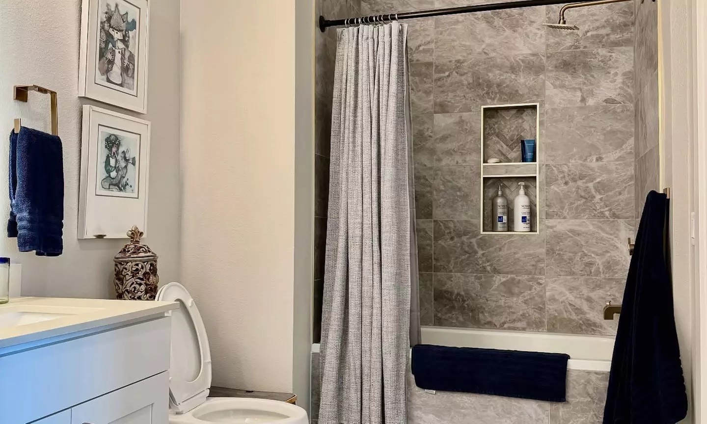 Transform Space: 3, 4, or 6 Hours of Cleaning/ 1 or 2 Amazing Cleaners