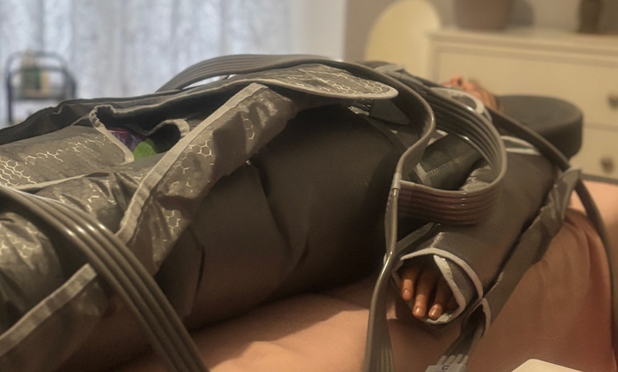 Image 2: Masaż balijski, Abhyanga, Kobido, tajski stóp lub presoterapia