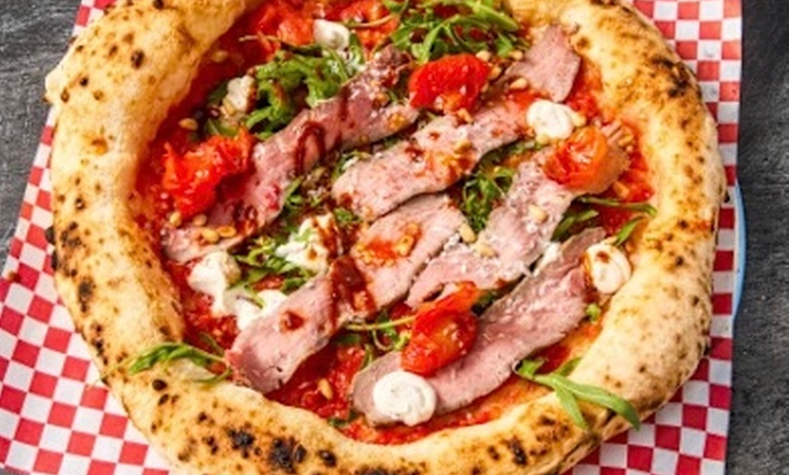 Image 3: Neapolitanische Pizza mit kreativen Toppings für 2 oder 4 Personen