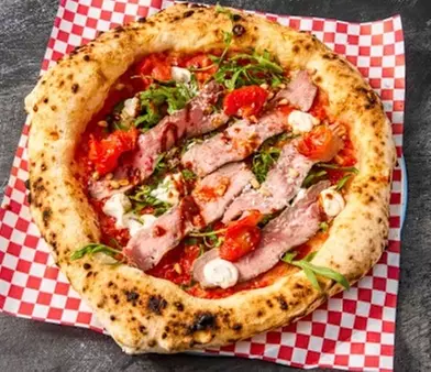 Neapolitanische Pizza mit kreativen Toppings für 2 oder 4 Personen