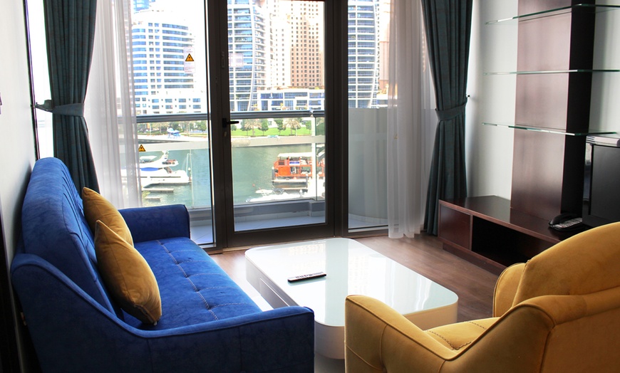 Image 2: 4* Dubai: 1-Night Apartment Stay with Optional Breakfast