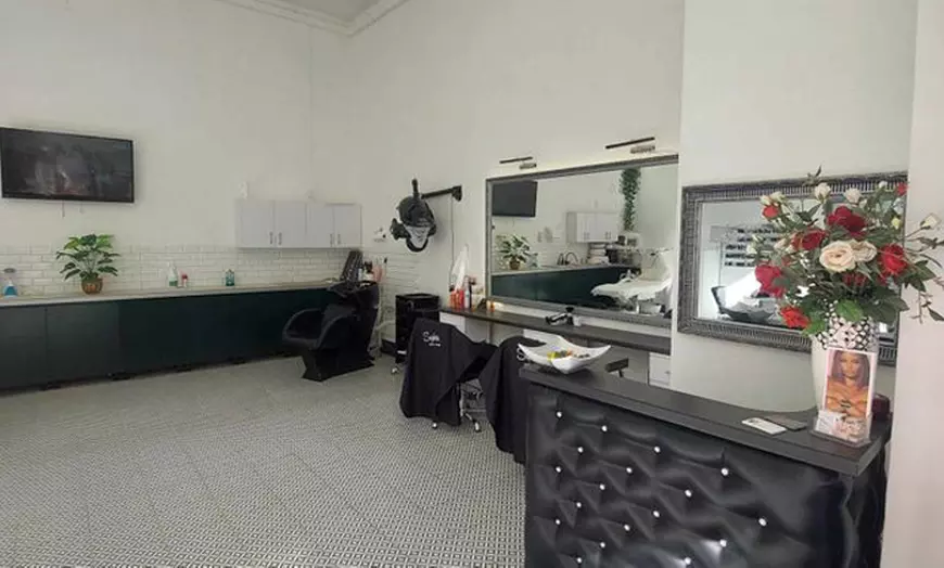 Image 5: Zabiegi na twarz i ciało: wodorowe oczyszczanie twarzy i presoterapia