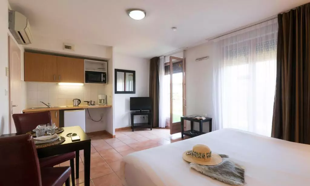 Carcassonne : studio ou appartement avec PDJ et balcon en option