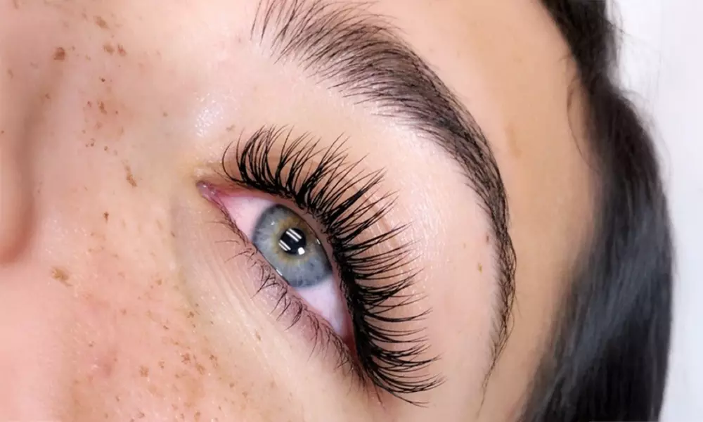 Enhance Your Look with Classic, Hybrid Lashes Refill