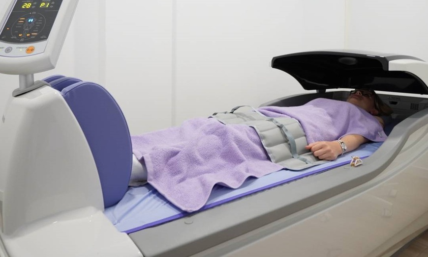 Image 3: 1 o 3 sesiones de fisioterapia con opción a maquinaria