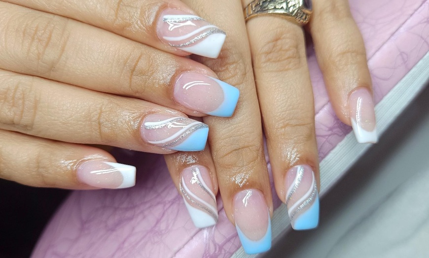 Image 3: Manicura y pedicura semipermanente: 1 o 3 sesiones