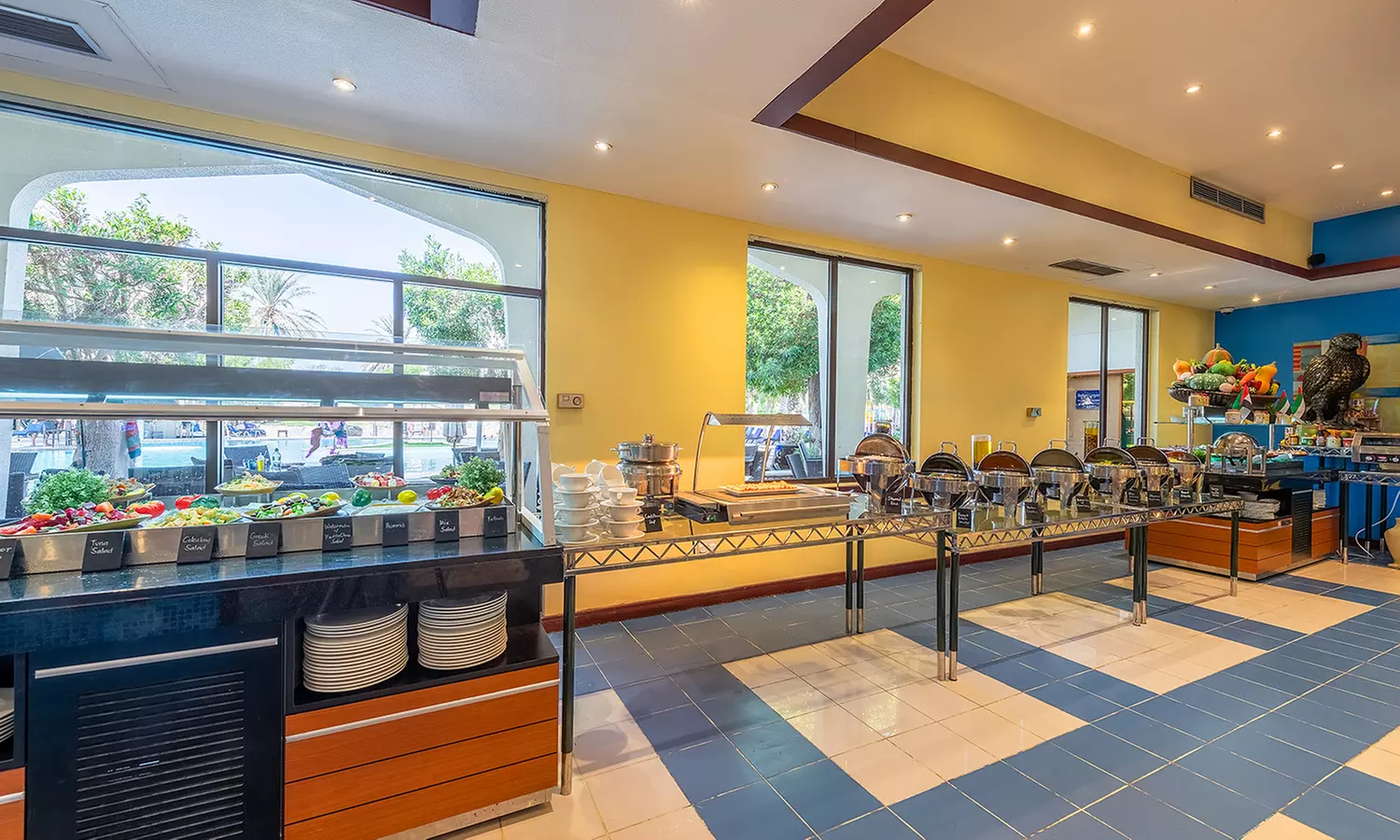 Iftar Buffet with Juices and Tea for Up to Six at Club House at 5* Radisson Blu Al Ain (Up to 18% Off*) - Image 5