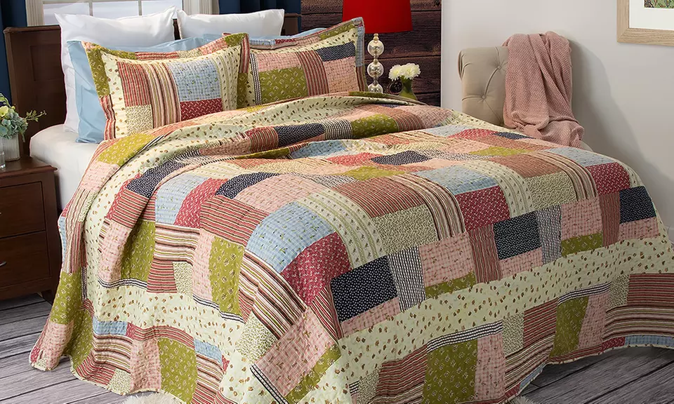 Printed Quilt Sets (2- or 3-Piece) - Primary Image