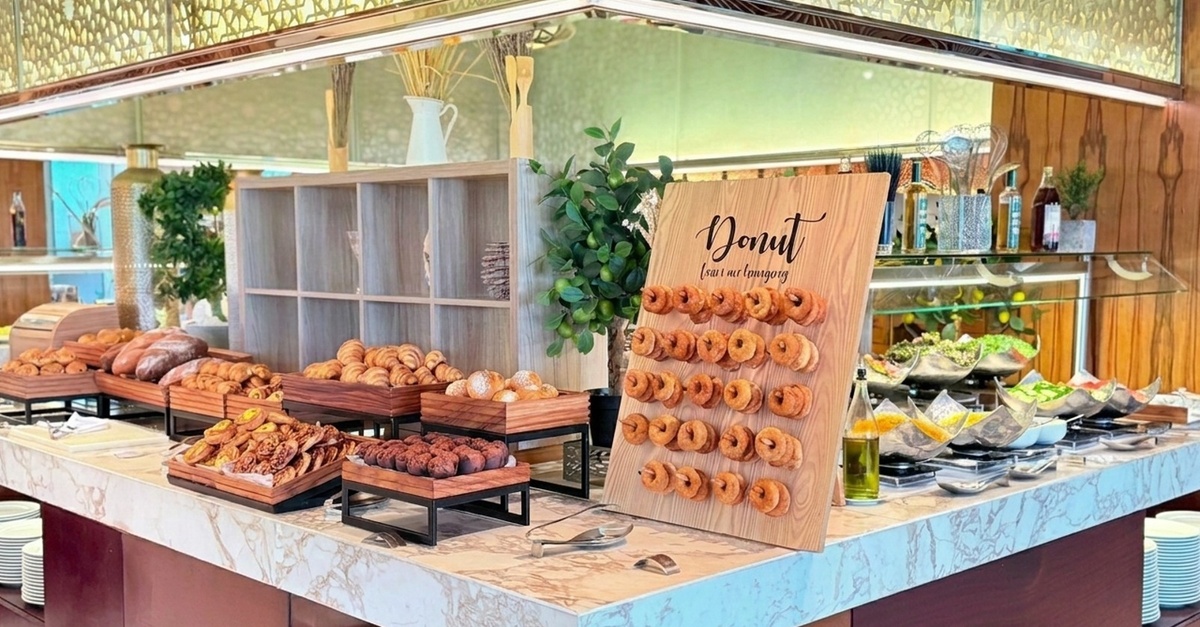 5* Breakfast Buffet With Pool & Beach Access For Child Or Adults 5* Breakfast Buffet With Pool & Beach Access For Child Or Adults