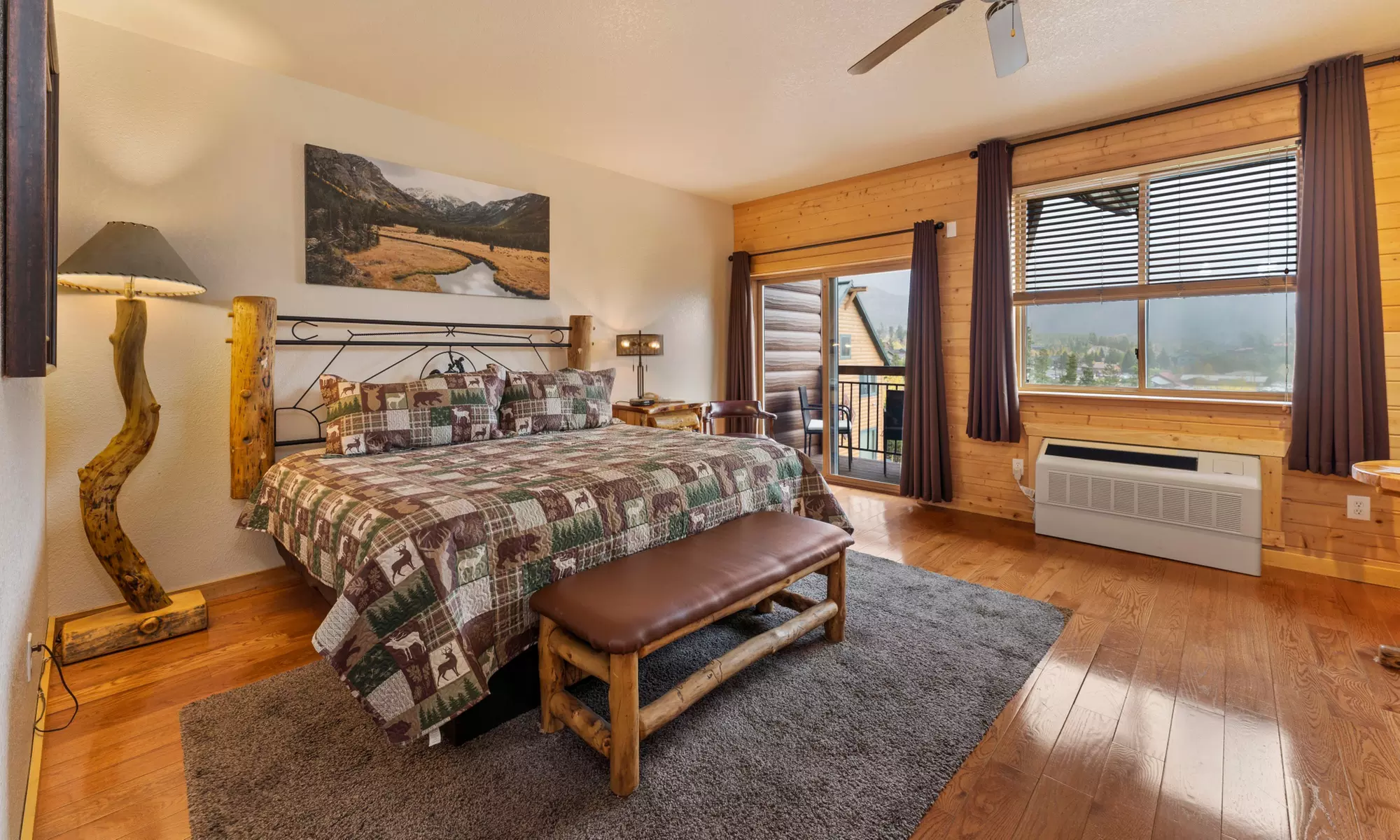 Colorado Lodge near Rocky Mountain National Park