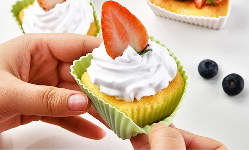 Image 6: 24 Packs of Silicone Cupcake Baking Cups