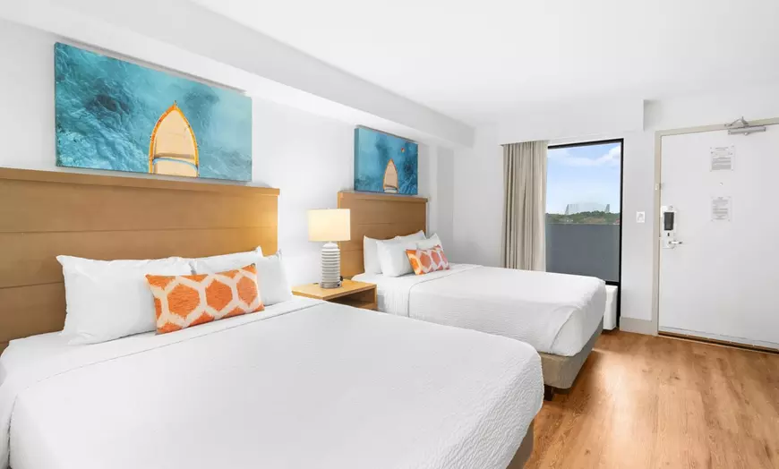 Oceanfront Deluxe One Bedroom Queen Suite