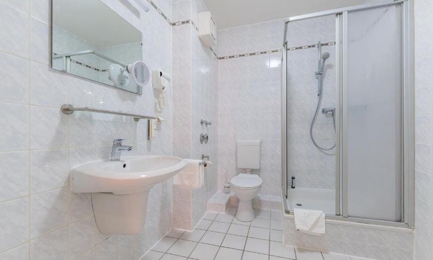 Image 11: Rügen: 2-3 Nächte mit Halbpension und Parken