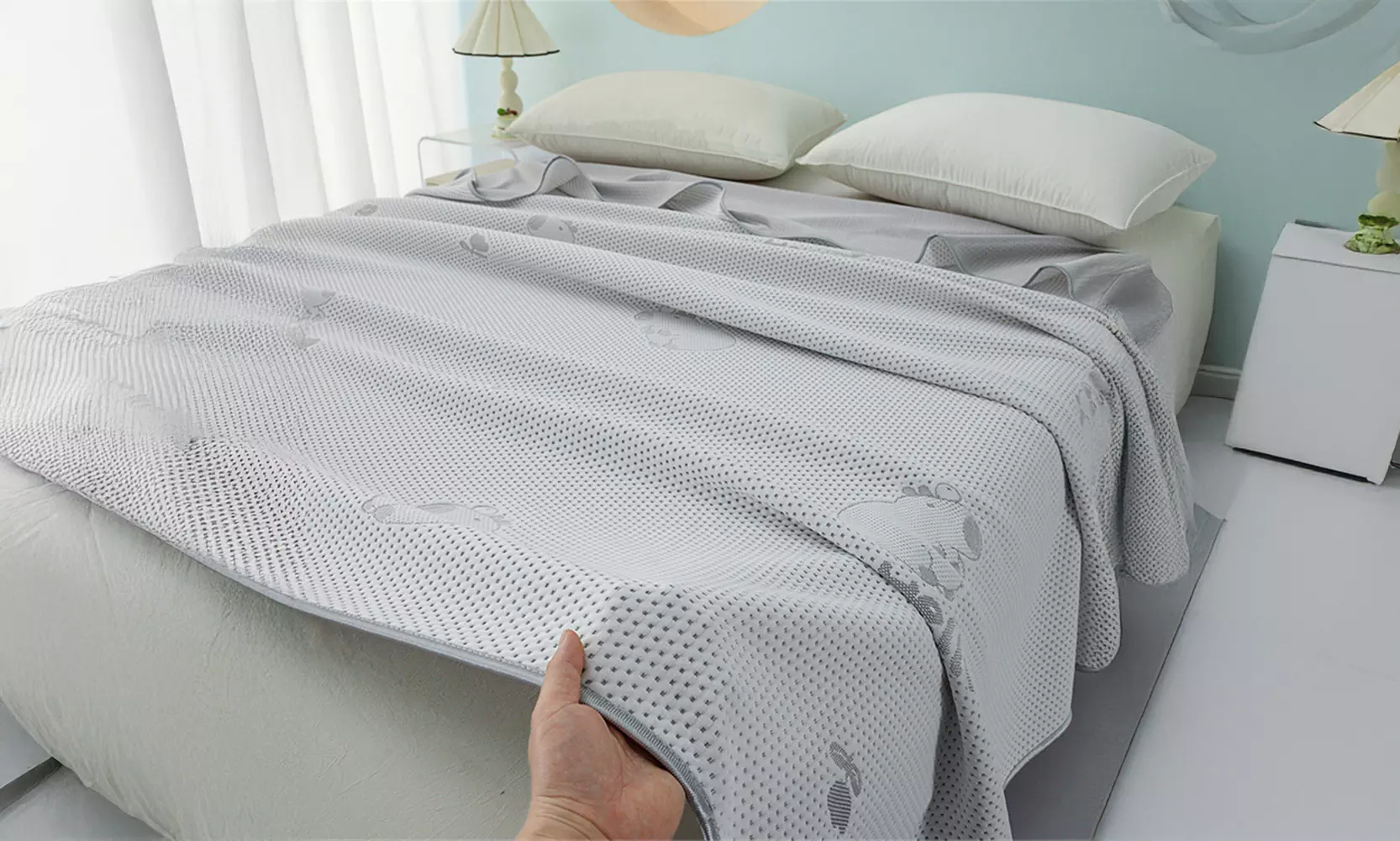 Summer Cooling Comforter with Premium Ocean Silk Fabric