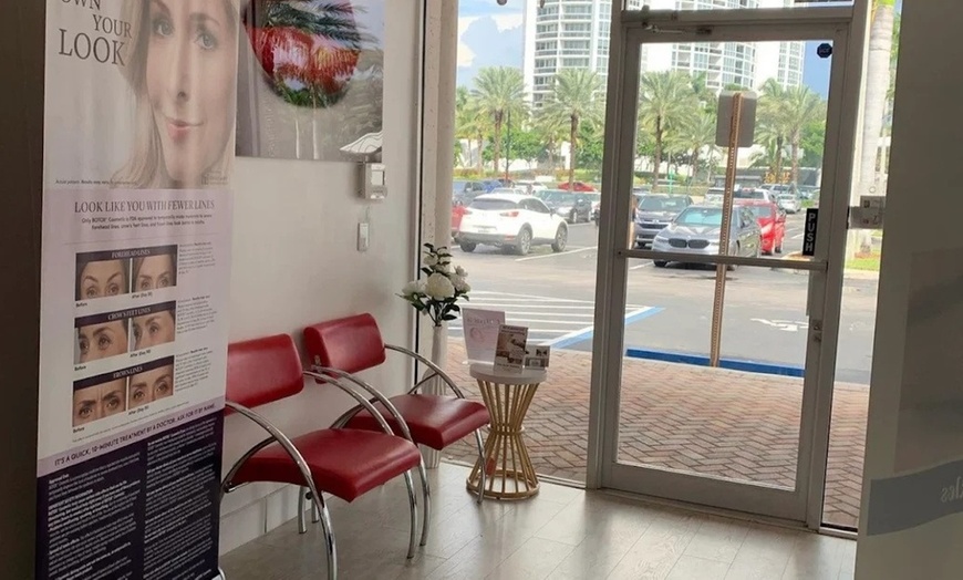 Image 2: Restylane, Sculptra, Radiesse and Kysse for a Fresh Look