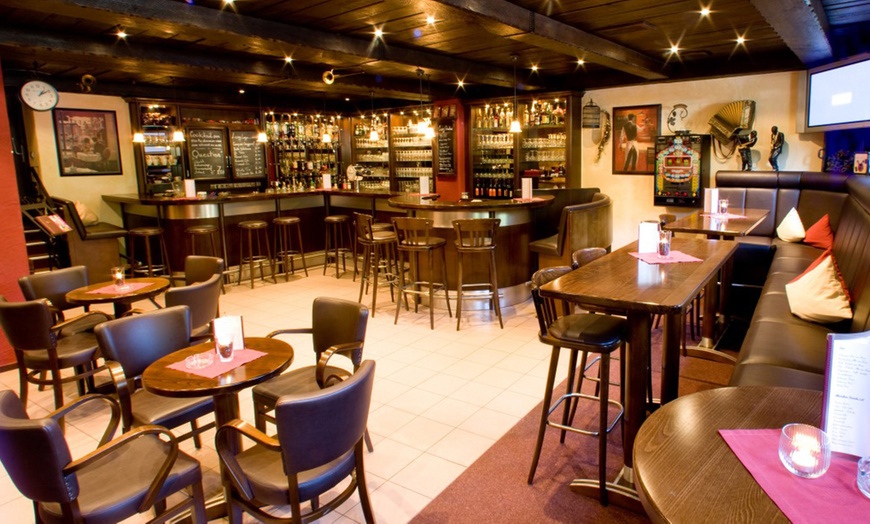 Image 14: Mosel: Doppelzimmer mit Frühstück, Kuchenbuffet und Bio-Sauna